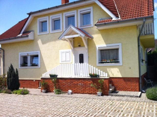 Hotel Györgyi Haus Bük Exterior foto